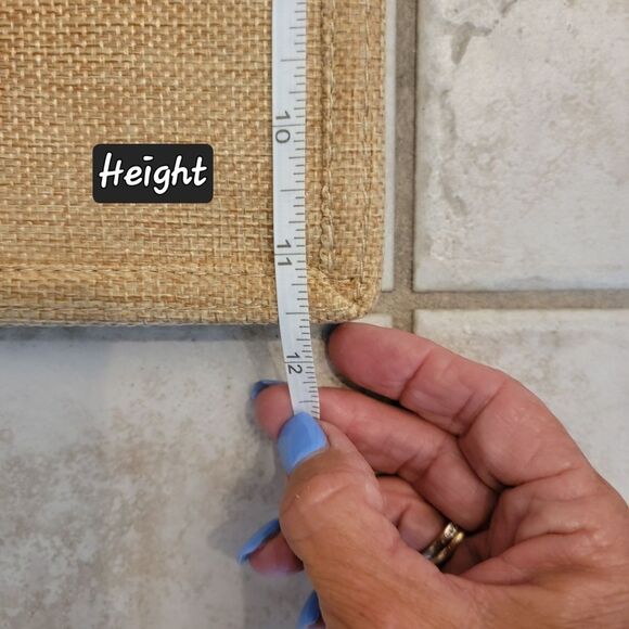 Stylish Tan Tote Bag with Graphic Design - Picture 8 of 9